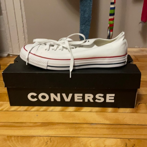 White canvas converse - Picture 1 of 1